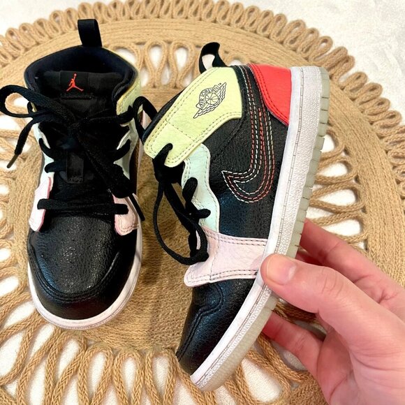 Nike Air Jordan 1 Mid Se GS  Av5174 Sneakers Black Ember Glow Barely Volt 10C - Picture 2 of 10